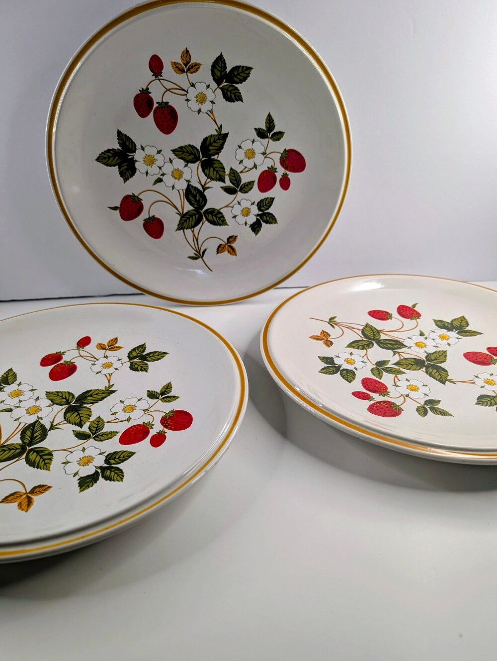 Sheffield China Stoneware  Strawberries 'n Cream Dinner Plate 10.5" (3)